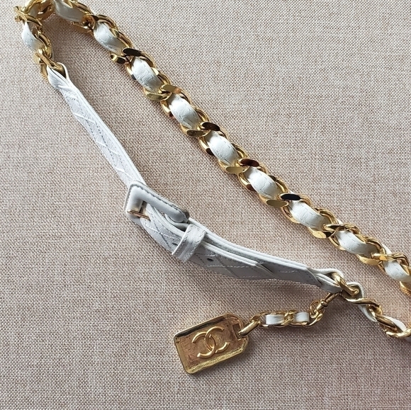 Chanel authentic leather belt. Size small Price FIRM. - Picture 12 of 14